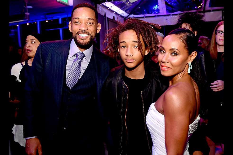 Will Smith y Jada Pinkett con su hijo Jaden Smith en el estreno de "Focus" (2015). / AFP