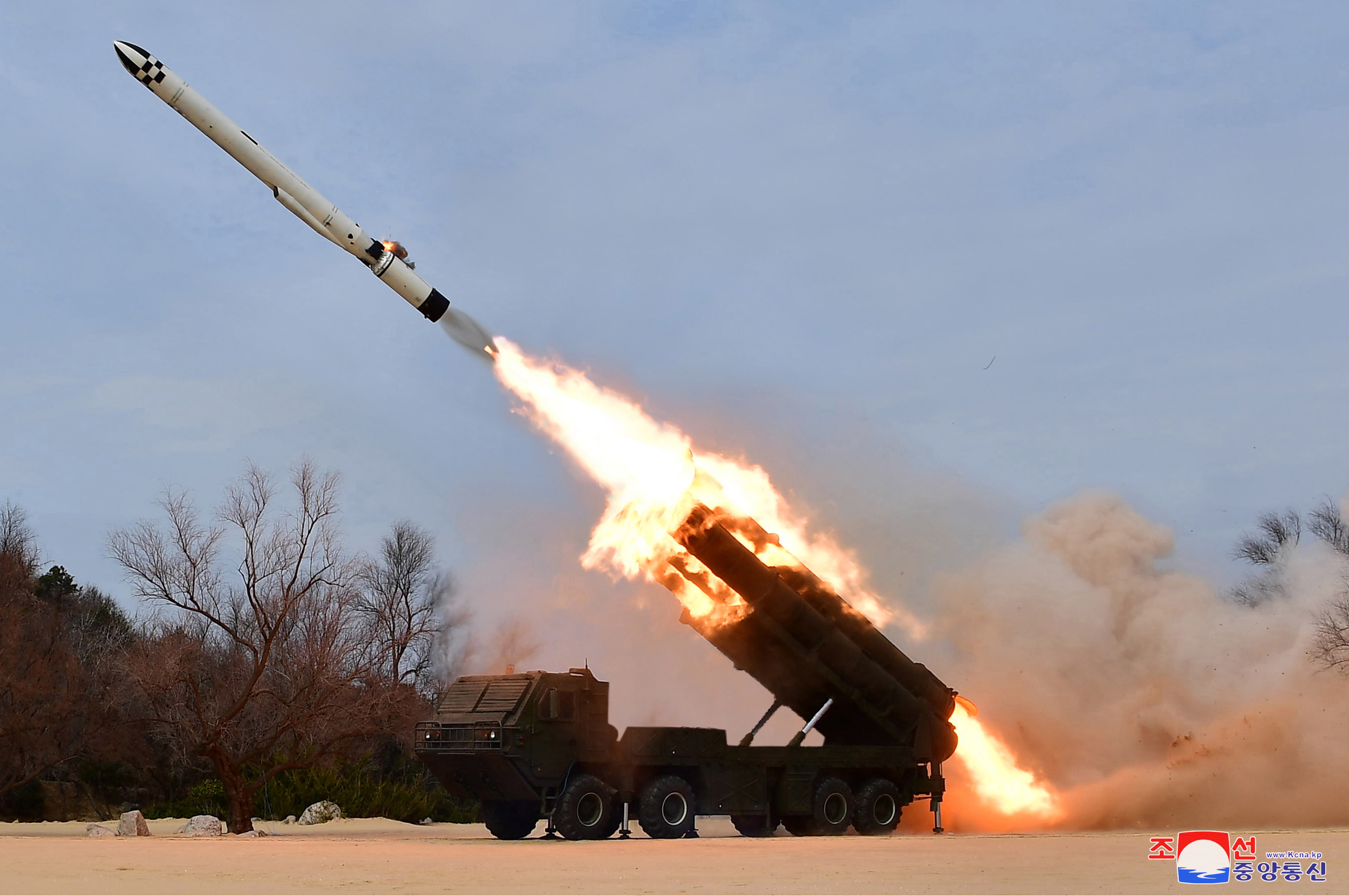 Jakdo-dong (Korea, Democratic People''s Republic Of), 22/03/2023.- A photo released by the official North Korean Central News Agency (KCNA) shows a cruise missile being launched during an exercise conducted in Jakdo-dong, South Hamgyong Province, North Korea, 22 March 2023 (issued 24 March 2023). According to North Korean state media, the test involved two Hwasai-1 and two Hwasai-2 strategic cruise missiles, equipped with a 'test warhead simulating a nuclear warhead.' (Corea del Sur) EFE/EPA/KCNA EDITORIAL USE ONLY