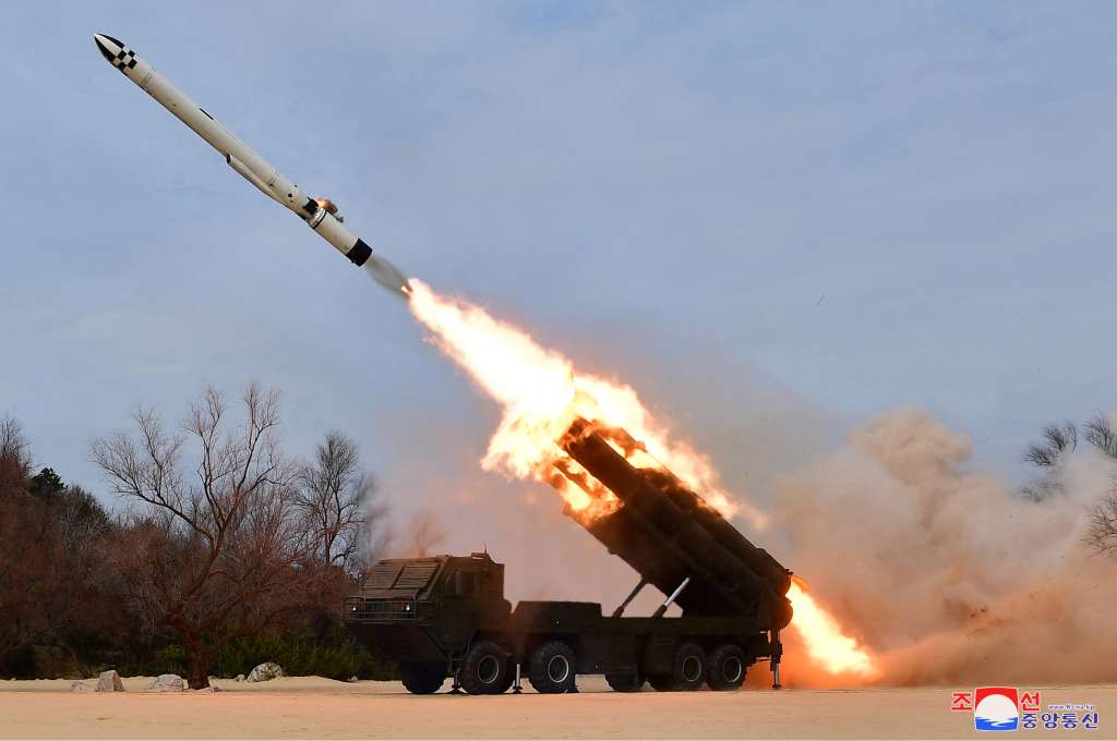 Jakdo-dong (Korea, Democratic People''s Republic Of), 22/03/2023.- A photo released by the official North Korean Central News Agency (KCNA) shows a cruise missile being launched during an exercise conducted in Jakdo-dong, South Hamgyong Province, North Korea, 22 March 2023 (issued 24 March 2023). According to North Korean state media, the test involved two Hwasai-1 and two Hwasai-2 strategic cruise missiles, equipped with a 'test warhead simulating a nuclear warhead.' (Corea del Sur) EFE/EPA/KCNA EDITORIAL USE ONLY
