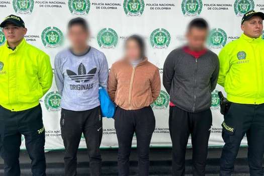 Los dos sujetos y la mujer integraban una temida banda dedicada al robo de vehículos adscritos a plataformas de transporte