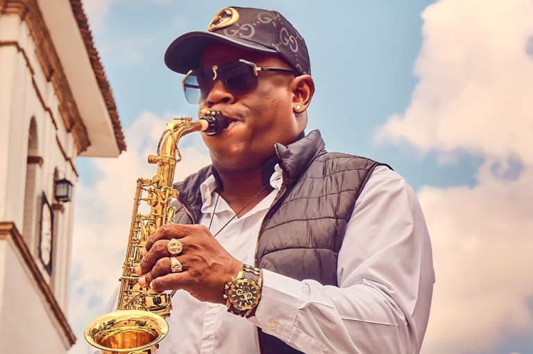 Yassir Sax: chirimía con innovación