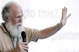La historia de Jon Hall el líder de Linux