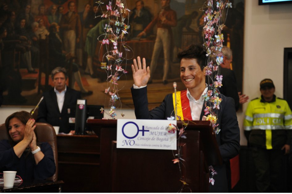 Con su sonrisa característica, 'Chavito' recibió la Cruz de Plata. / Gustavo Torrijos.  