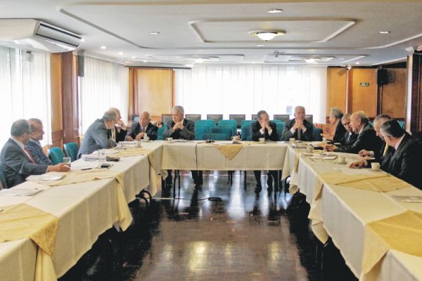 Reunión de generales retirados de las Fuerzas Militares en Acore. / / Juan Sebastián Cuéllar