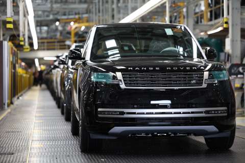 Jaguar Land Rover prolonga el cierre de sus fábricas por ciberataque. Esto se sabe