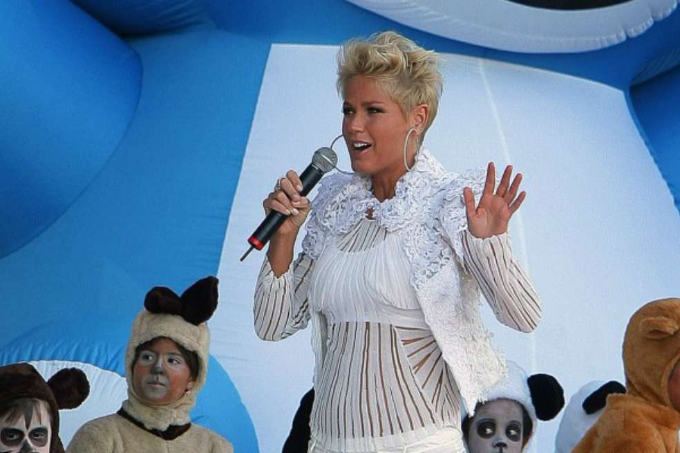 A través de la hipnosis, Xuxa ha buscado la manera de retrotraer sus recuerdos. Sin embargo, el bloqueo de ellos le ha impedido rememorar los episodios de acoso. / AFP