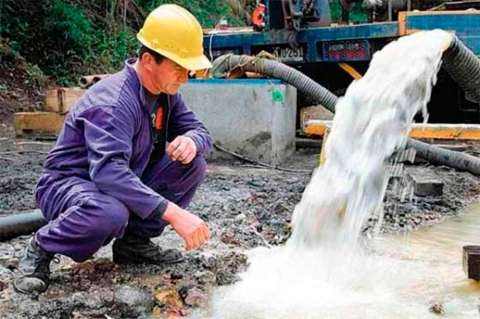 Pliego de cargos al Acueducto por suministrar agua no apta para consumo