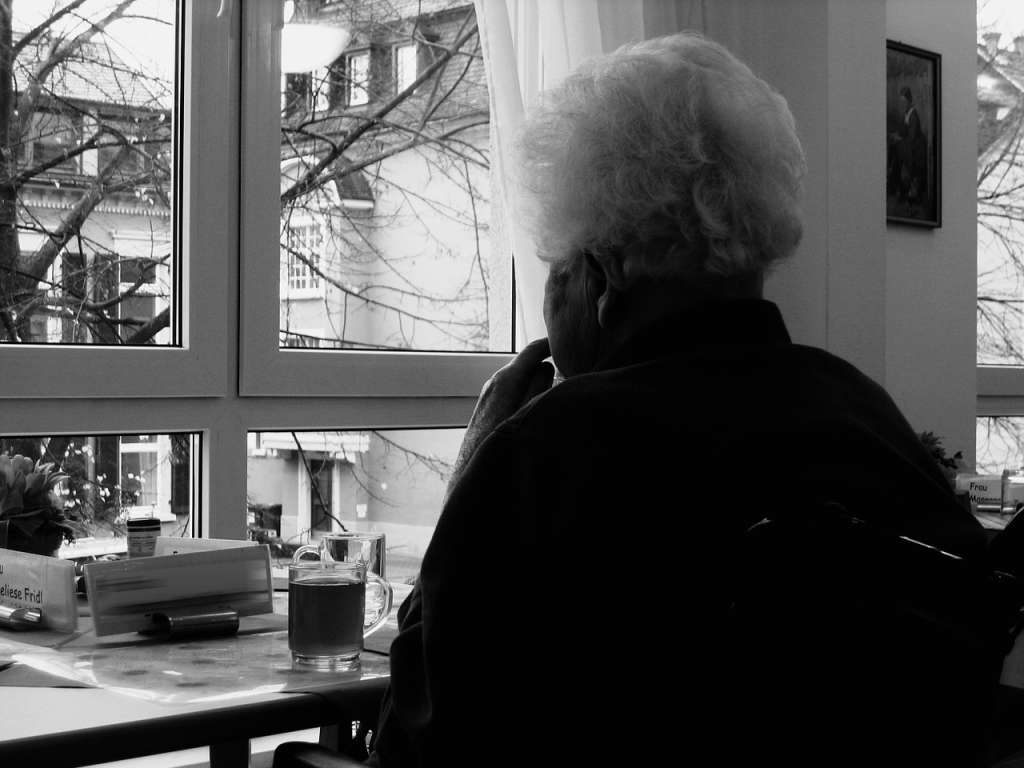 Esta enfermedad se desarrolla comúnmente en personas mayores de 65 años.