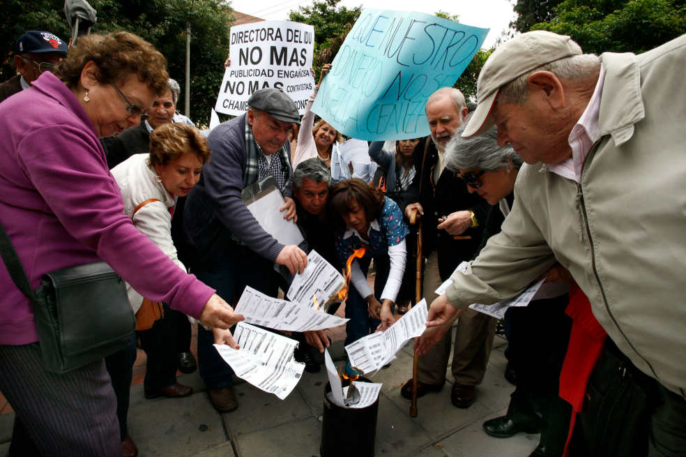 Miles de ciudadanos han protestado contra el cobro de valorización / El Tiempo