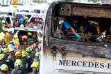 Autobús escolar se incendió en Tailandia, se temen más de 20 muertos