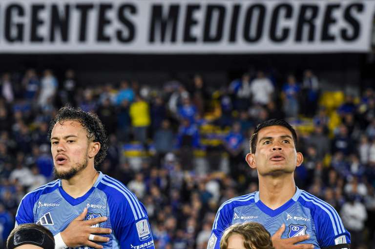 Desde el inicio del partido, la hinchada de Millonarios manifestó su inconformismo con las directivas por el bajo nivel del equipo, una constante durante todo el semestre en la Liga BetPlay 2025-II.