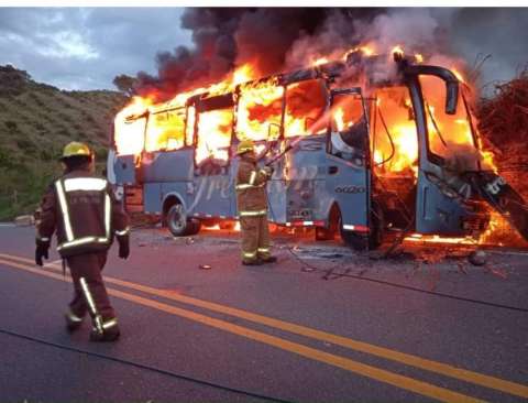 Accidente entre dos buses dejó 12 heridos en La Pintada, en Antioquia