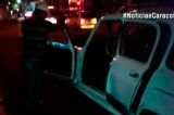 Conductor prefirió destrozar su carro a que lo inmovilizaran