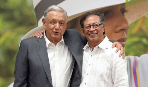 Sacar la coca de la lista de estupefacientes y otros secretos de la cita Petro-AMLO