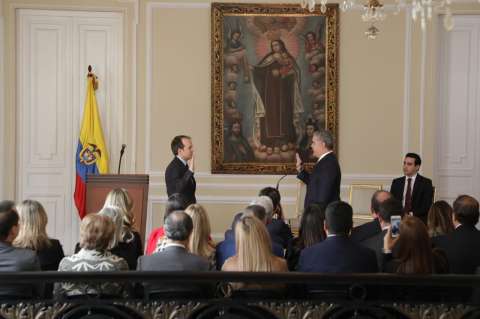 Ernesto Lucena se posesionó como el primer ministro del Deporte