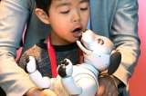 El perro robot, con inteligencia artificial, que es tendencia en Tokio