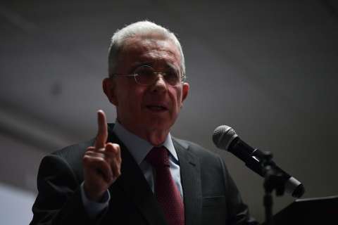 Caso Uribe: Fiscalía dice no tener cartas para ir a juicio y defiende la inocencia