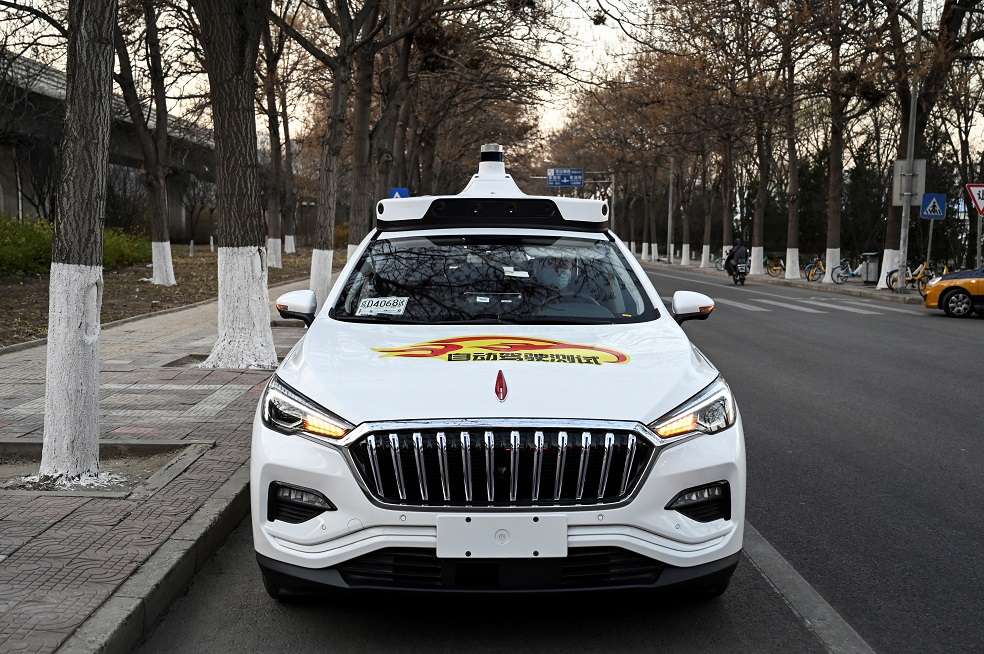 Por seguridad, el vehículo debe viajar con un copiloto, quien tomará el volante por si ocurre algo extraordinario.