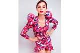 Lily Collins demuestra por qué los zapatos tacón aguja no pasarán de moda