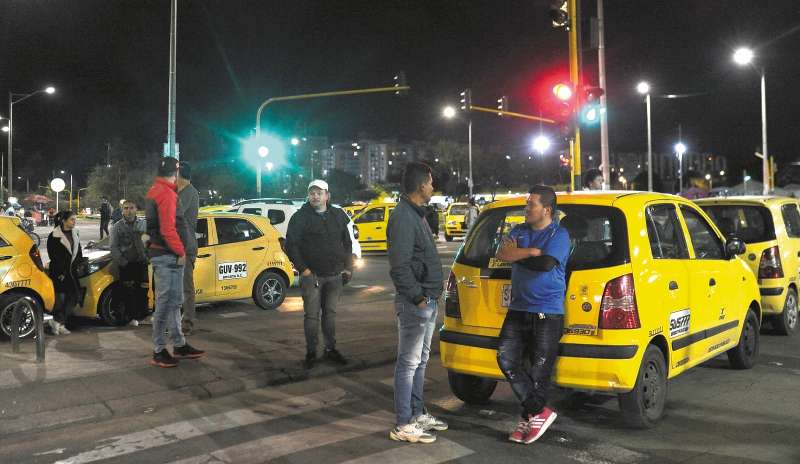 Bloqueo de taxistas en vías de Bogotá