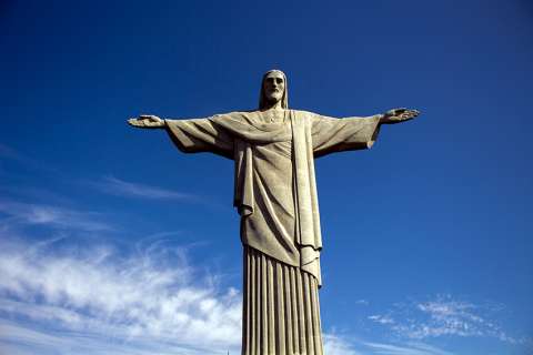 Rayo impactó al Cristo Redentor en Brasil y un fotógrafo lo captó: “Rayo divino”