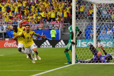 ¿Nos gusta el fútbol porque es apasionante o porque la FIFA lo sabe vender?