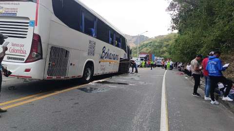 Identificaron a las víctimas del accidente en vía Medellín-Manizales que dejó tres muertos