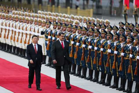 China financiará aumento de la producción petrolera de Venezuela, según Maduro