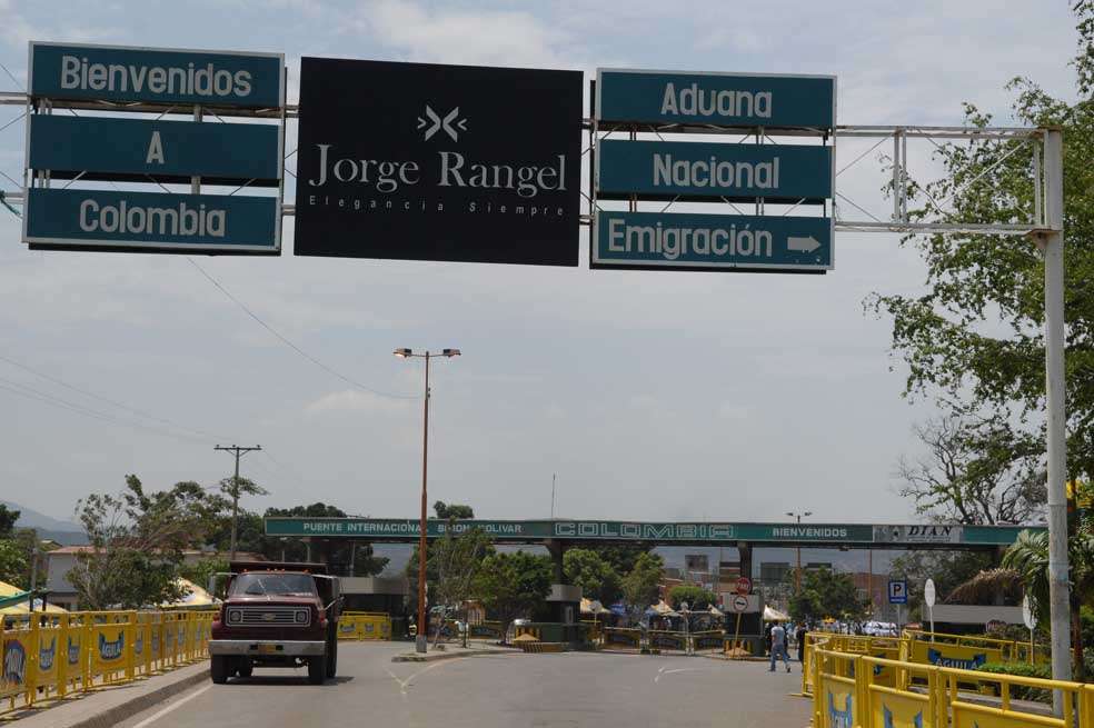 El puente Simón Bolívar separa a Cúcuta (Colombia) y San Antonio (Venezuela). Toda la semana ha estado bloqueado. / Archivo