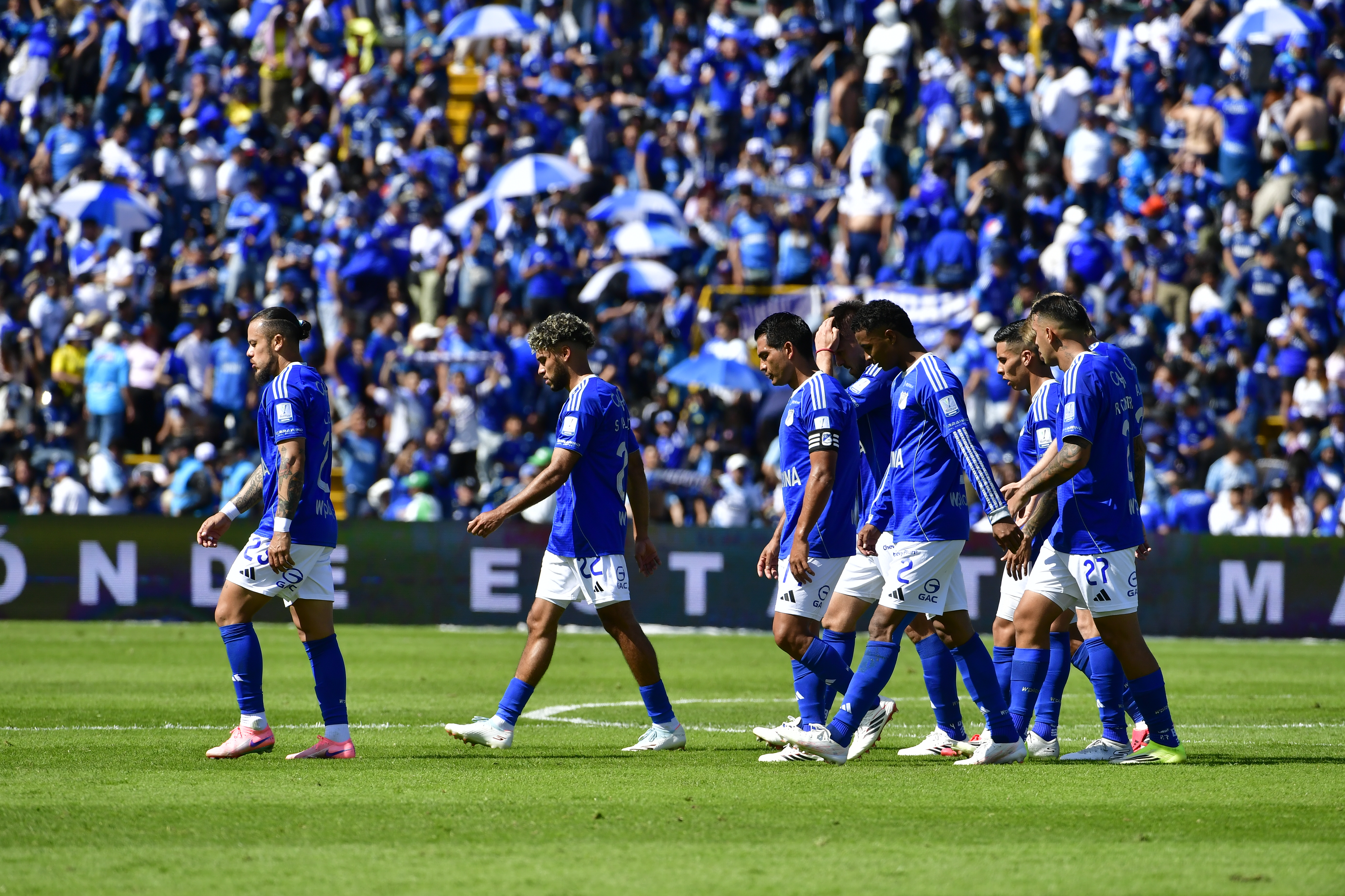 Partido entre Millonarios y Santa Fe en el Estadio El Campin de Bogotá