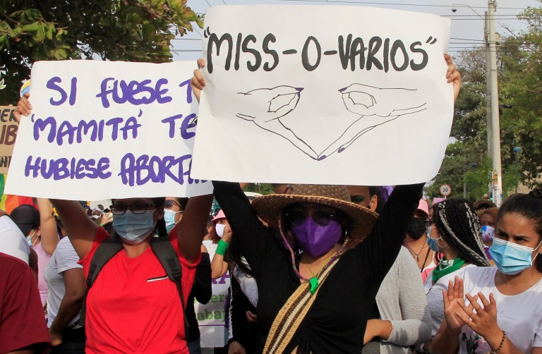 Los carteles también fueron protagonistas en la marcha del 8M