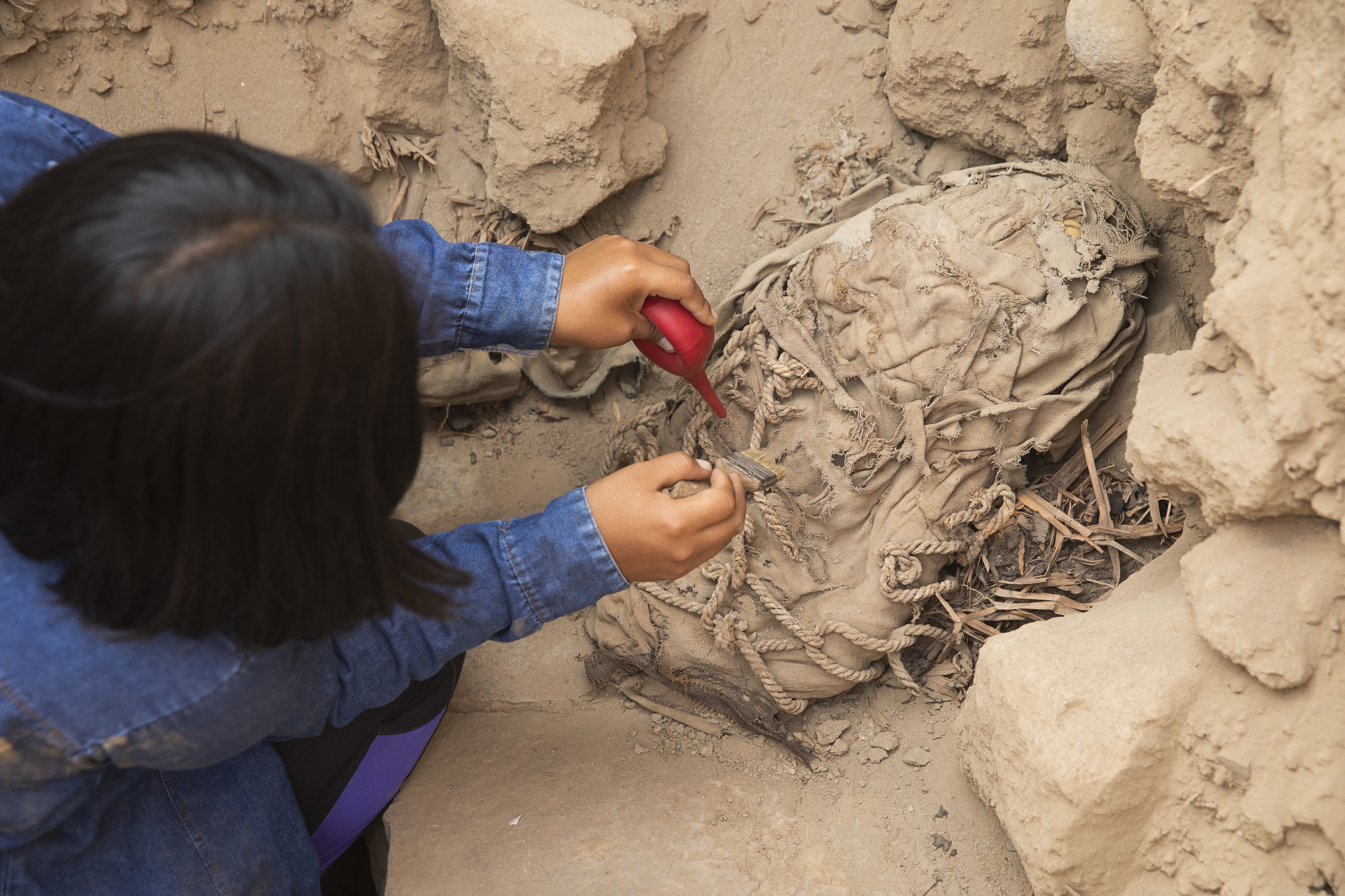 Momias de seis niños que serían víctimas de sacrificios fueron halladas en Perú