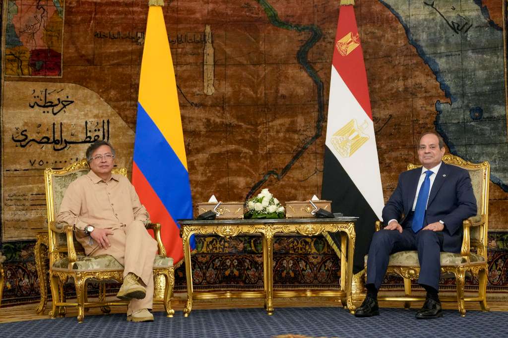 El presidente Petro en El Cairo con su homólogo de Egipto