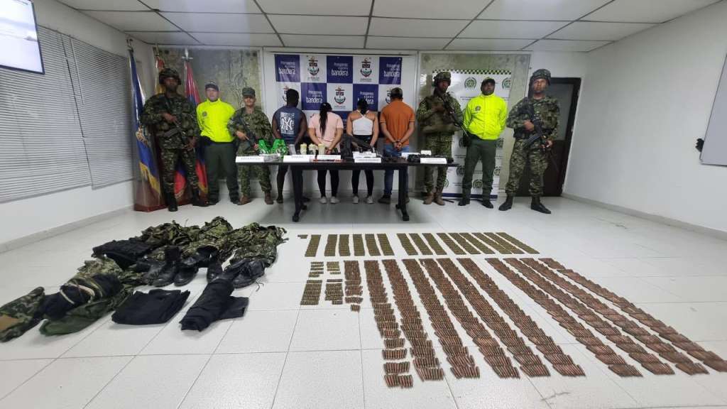 Las autoridades interceptaron la embarcación, la cual tenía material de guerra que pertenecería al Clan del Golfo.