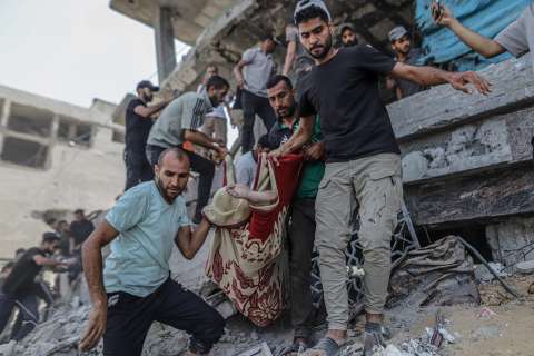 Casi 100 muertos en Gaza y cerca de 400 heridos en un día por ataques de Israel