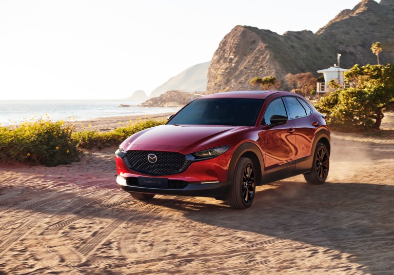 Mazda presentó en Colombia una nueva versión híbrida de CX-30