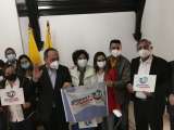 Por firmas, buscan que la familia sea el eje de las iniciativas de gobierno en todo el país