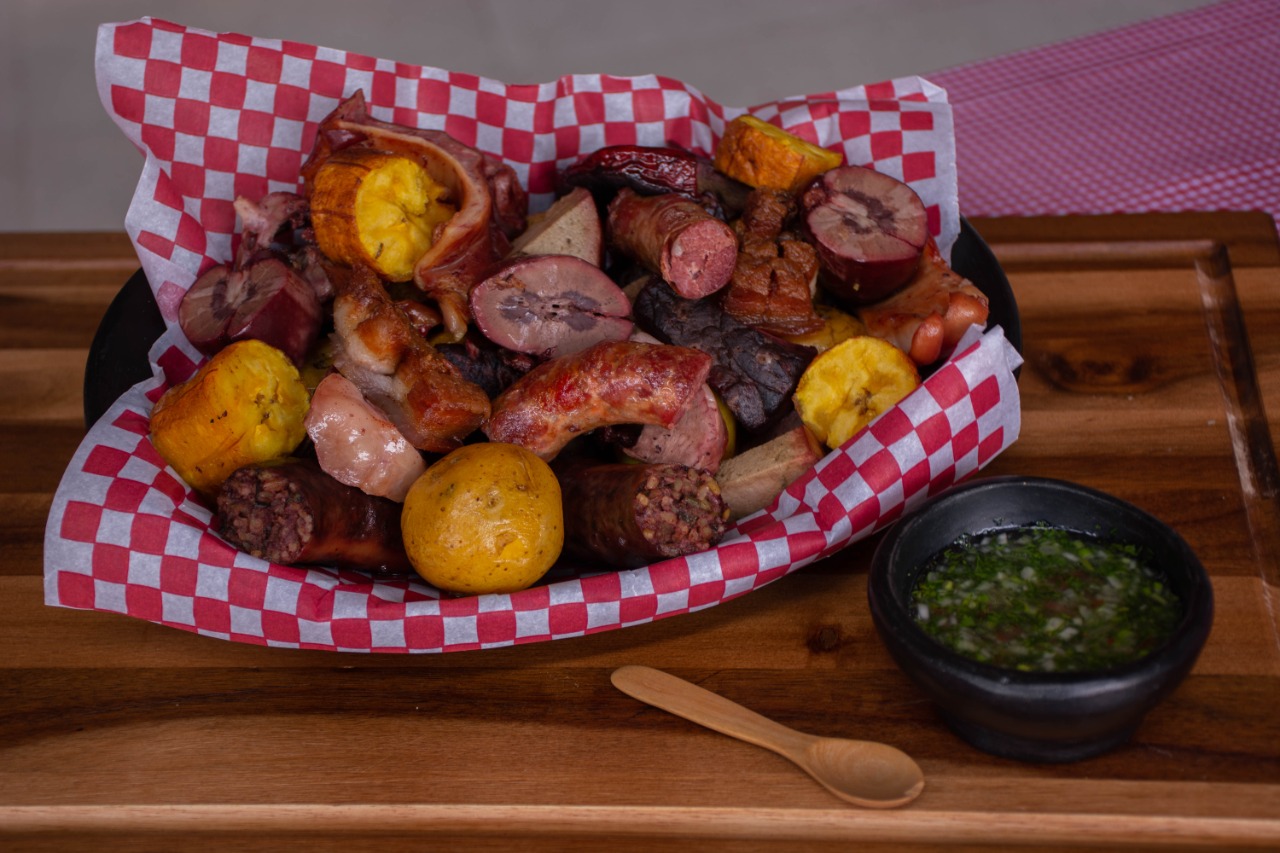 Todos los platos contarán con los alimentos tradicionales, entre ellos la papa criolla y el chicharrón.