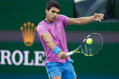 En video: Carlos Alcaraz fue atacado por abejas en pleno partido de Indian Wells