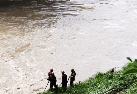 Hallaron el cuerpo de uno de los tres niños desaparecidos en Cañón del Micay