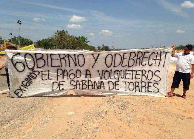Trabajadores de la Ruta del Sol mantienen la protesta / BluRadio