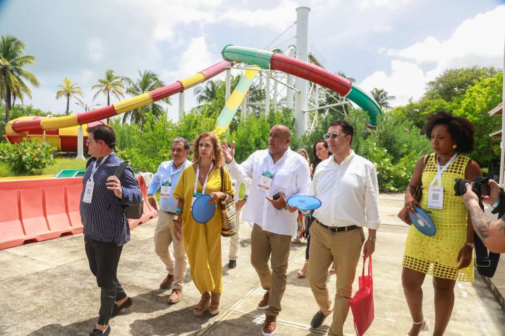 La idea del parque temático se inspira en la diversidad marina con la que cuenta la isla.