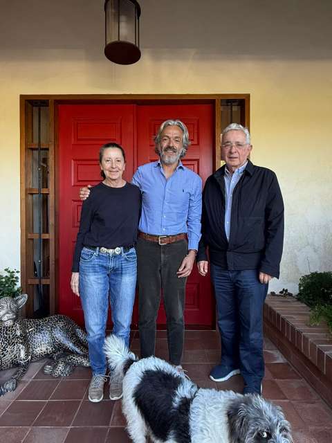 Juan Daniel Oviedo se reunió con Álvaro Uribe: “hablamos sobre el país y el respeto”