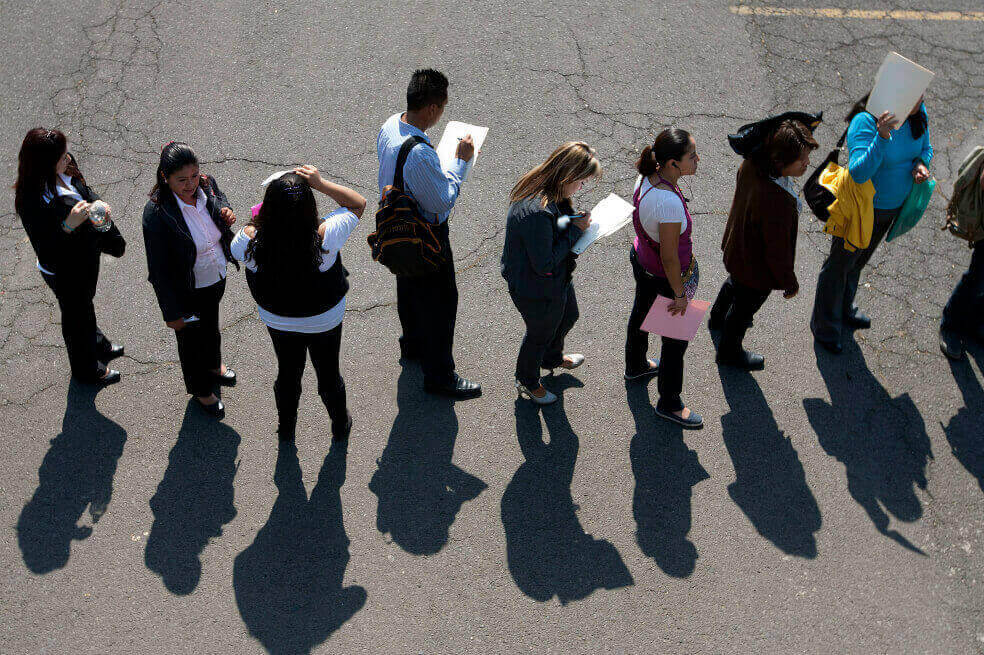 En la página de la Agencia Pública de Empleo hay 56 ofertas laborales con más de 100 vacantes disponibles.