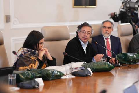 Gobierno cierra el 2025 con reformas hundidas y exministros en la cárcel: La Mesa Redonda