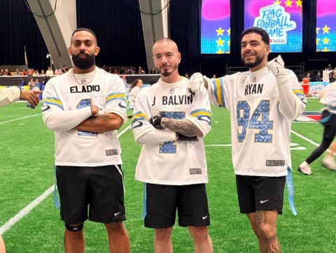 J Balvin y Ryan Castro estuvieron en el Flag Football Game del Súper Bowl