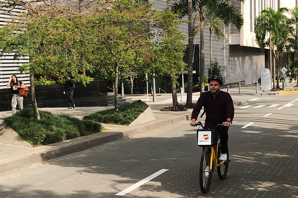 El objetivo de este día es sensibilizar a la comunidad y comprometerlos con acciones de movilidad sostenible, por ejemplo ir a trabajar en bicicleta.