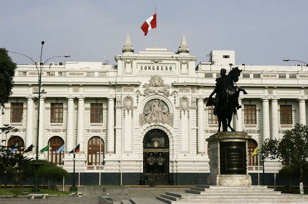 Congreso de Perú aprobó ley contra la usura financiera.