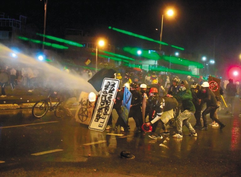 “Portal de la Resistencia”: sin espacio para puntos medios