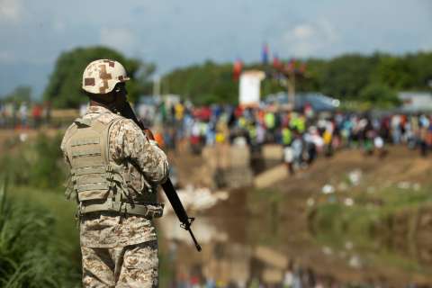 Problemas para la fuerza internacional de Haití: en Kenia prohíben enviar policías